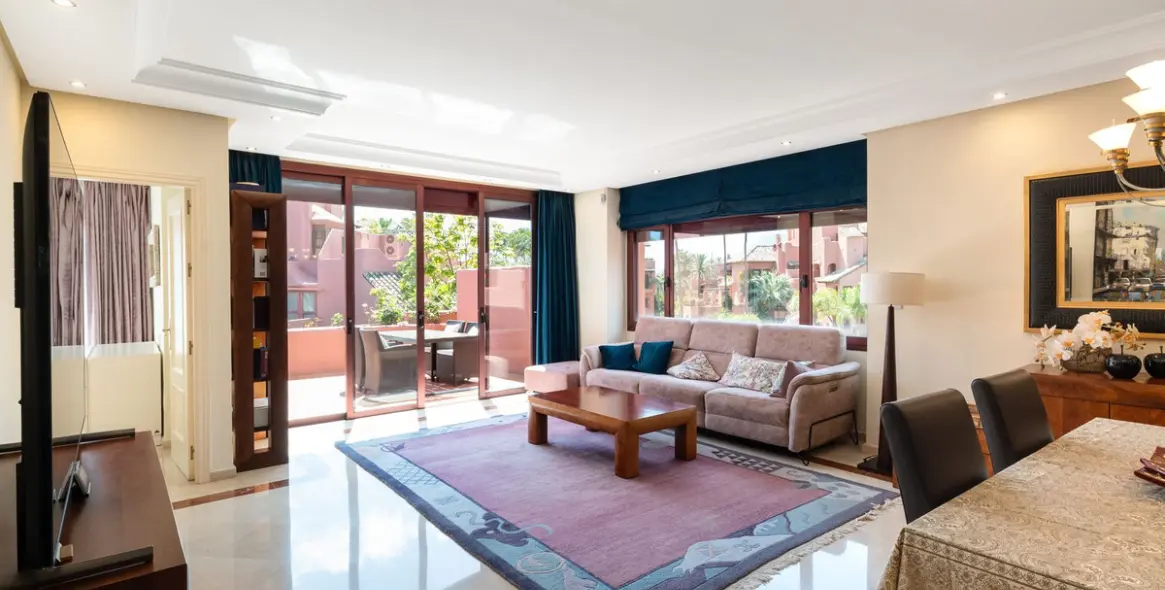 Sale of penthouse in Estepona 21