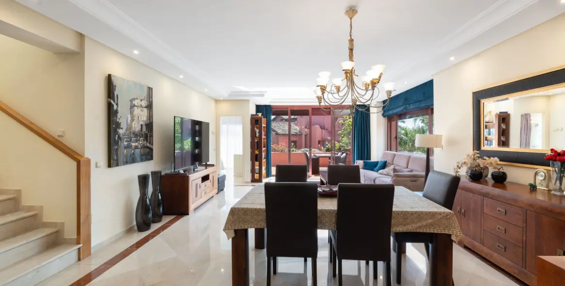 Sale of penthouse in Estepona 22