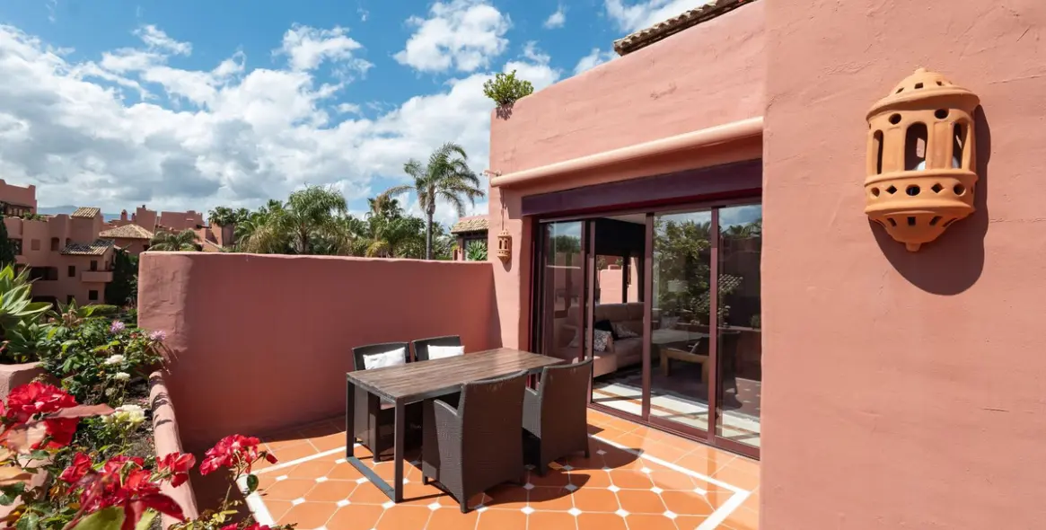 Sale of penthouse in Estepona 30