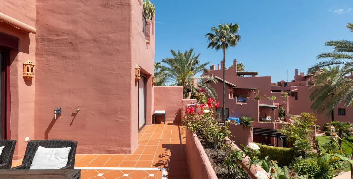 Sale of penthouse in Estepona 33
