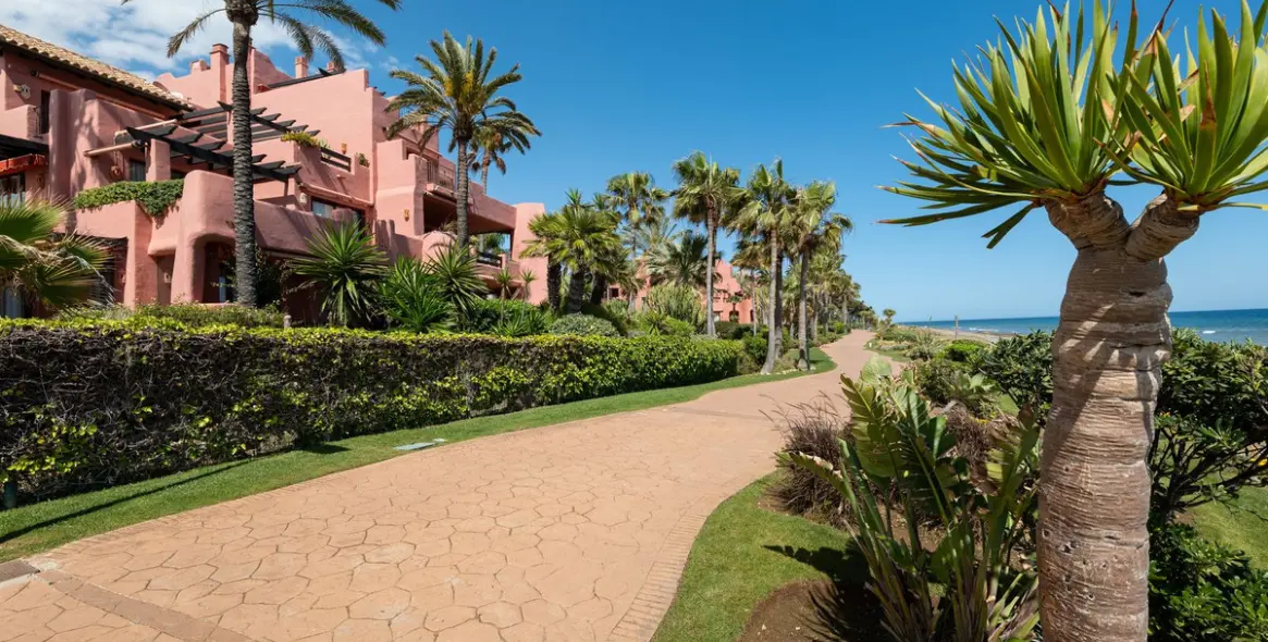Sale of penthouse in Estepona 36