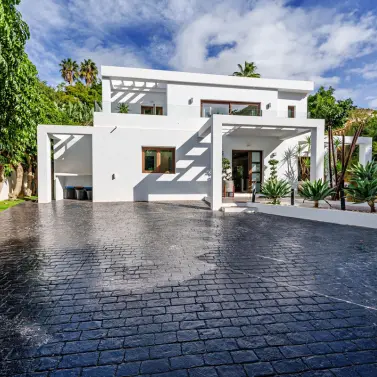Sale of detached villa in El Rosario