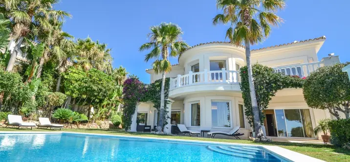 Sale of detached villa in Altos de los Monteros 0