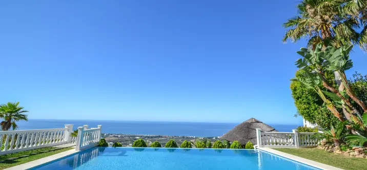 Sale of detached villa in Altos de los Monteros 1