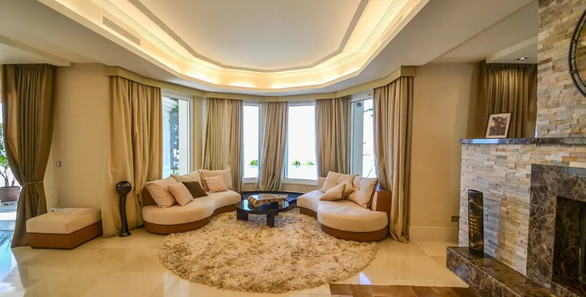 Sale of detached villa in Altos de los Monteros 3