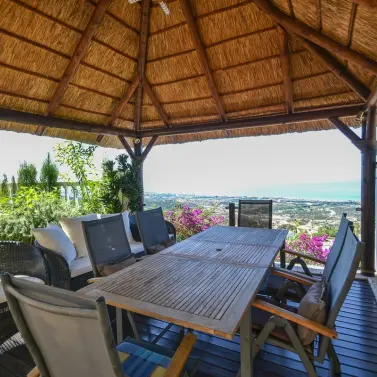 Sale of detached villa in Altos de los Monteros