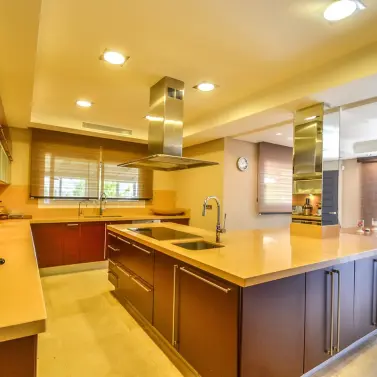 Sale of detached villa in Altos de los Monteros