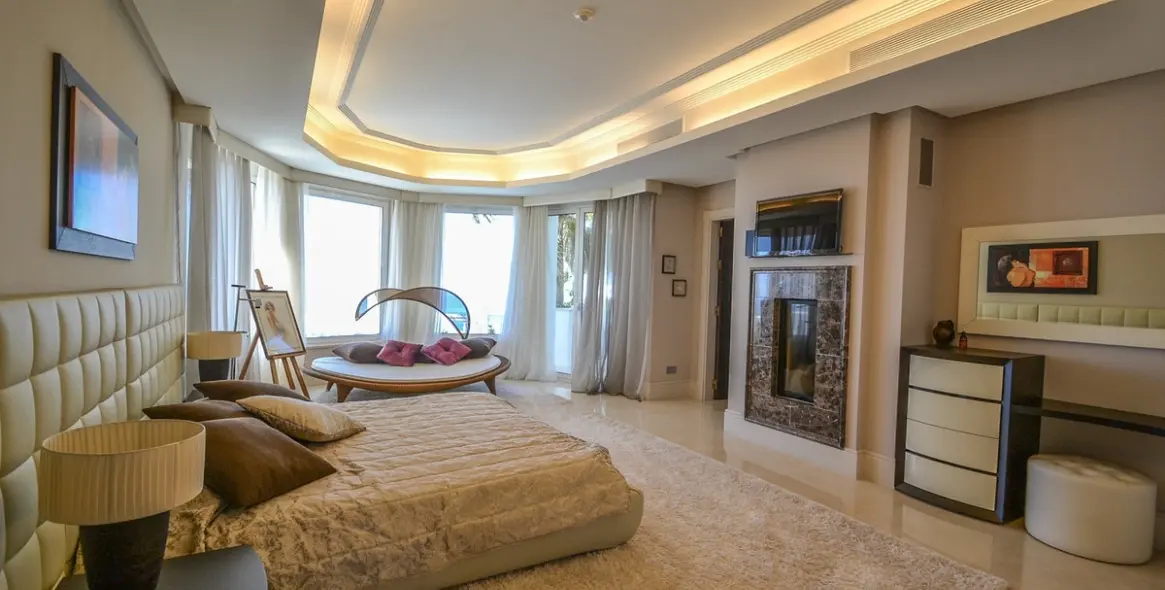 Sale of detached villa in Altos de los Monteros 12