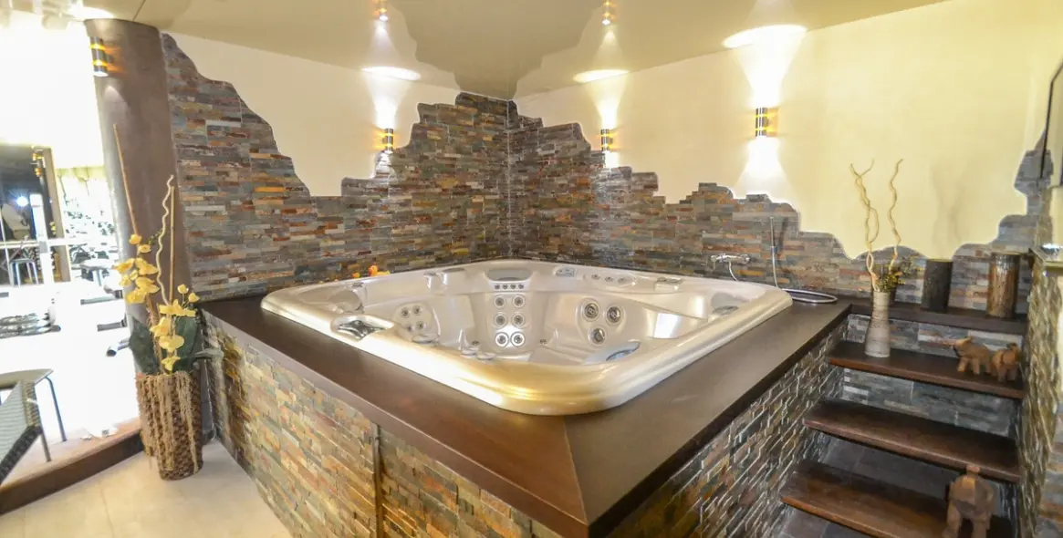 Sale of detached villa in Altos de los Monteros 19