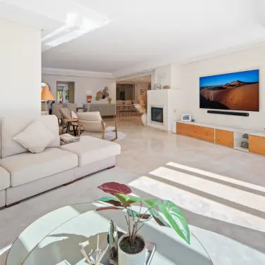 Sale of penthouse duplex in Marbella
