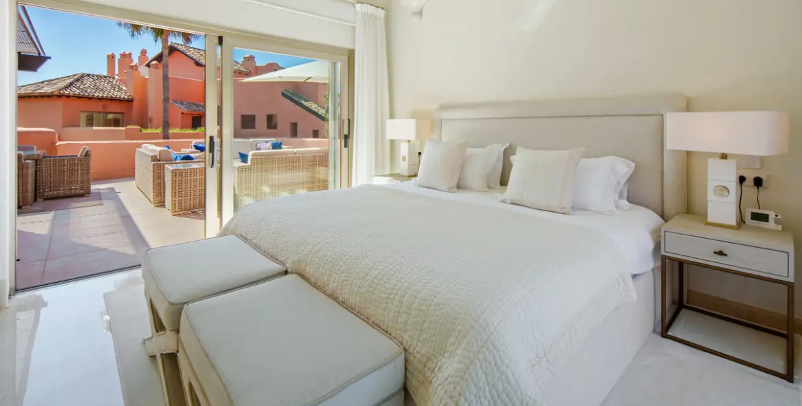 Sale of penthouse duplex in Marbella 28