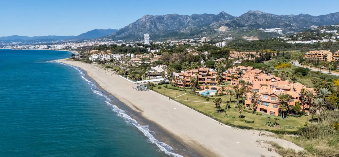 Продажа двухуровневого пентхауса в Marbella 0