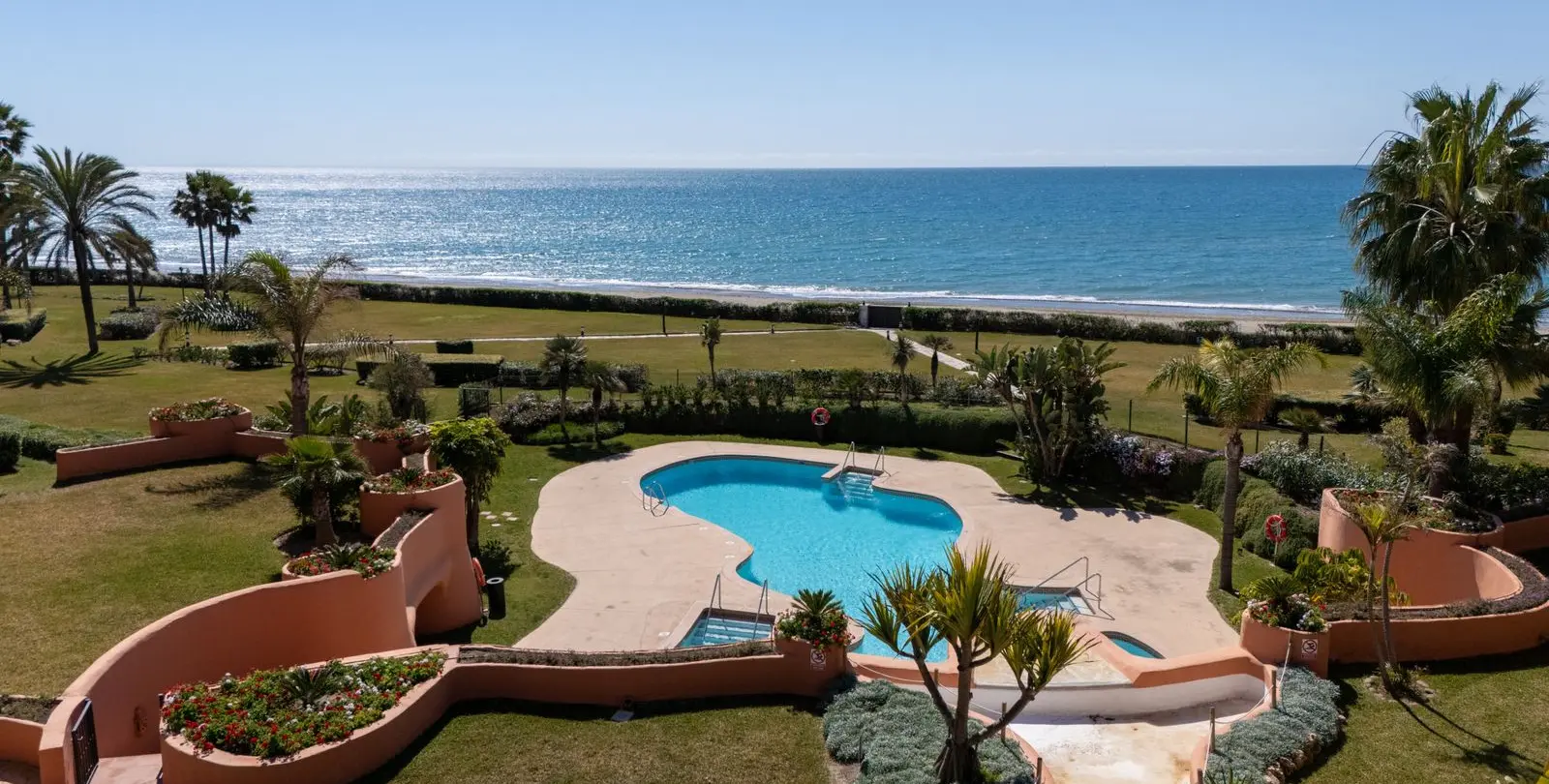 Venta de ático dúplex en Marbella 2