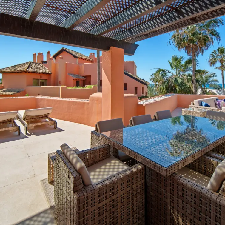 Продажа двухуровневого пентхауса в Marbella