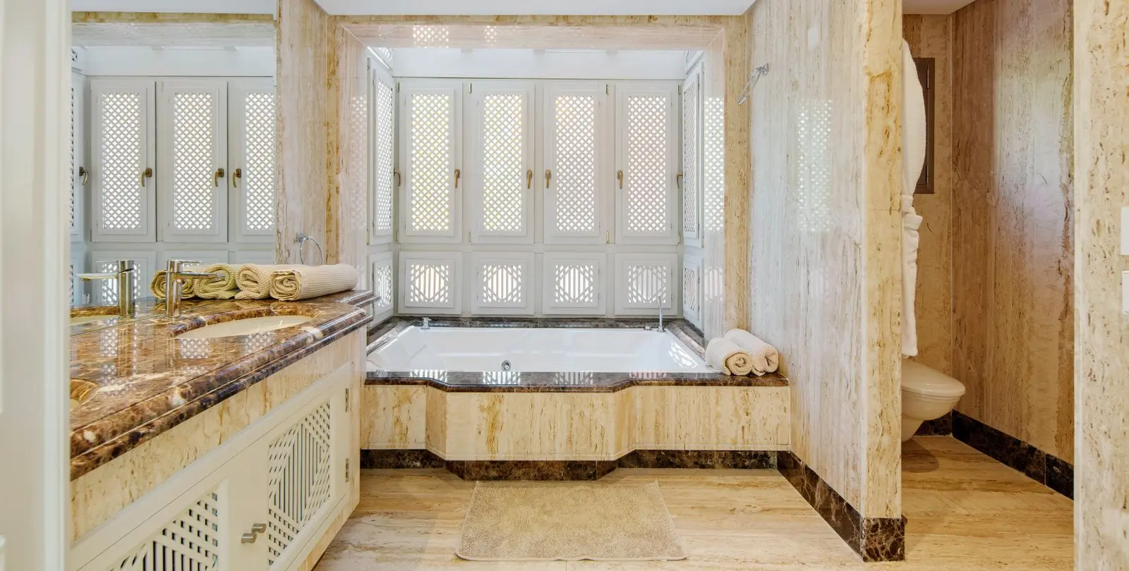 Venta de ático dúplex en Marbella 25
