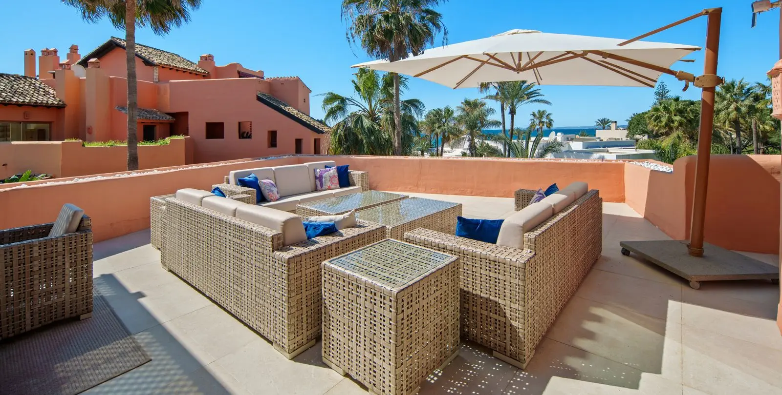Venta de ático dúplex en Marbella 26