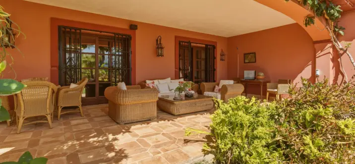 Sale of detached villa in Guadalmina Alta 4