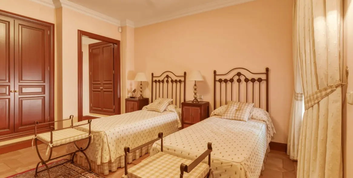 Sale of detached villa in Guadalmina Alta 34