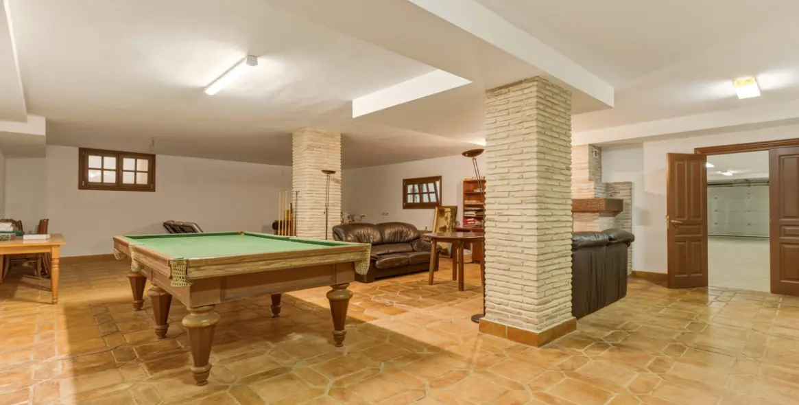 Sale of detached villa in Guadalmina Alta 48