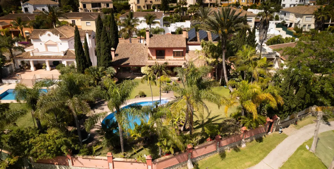 Sale of detached villa in Guadalmina Alta 58