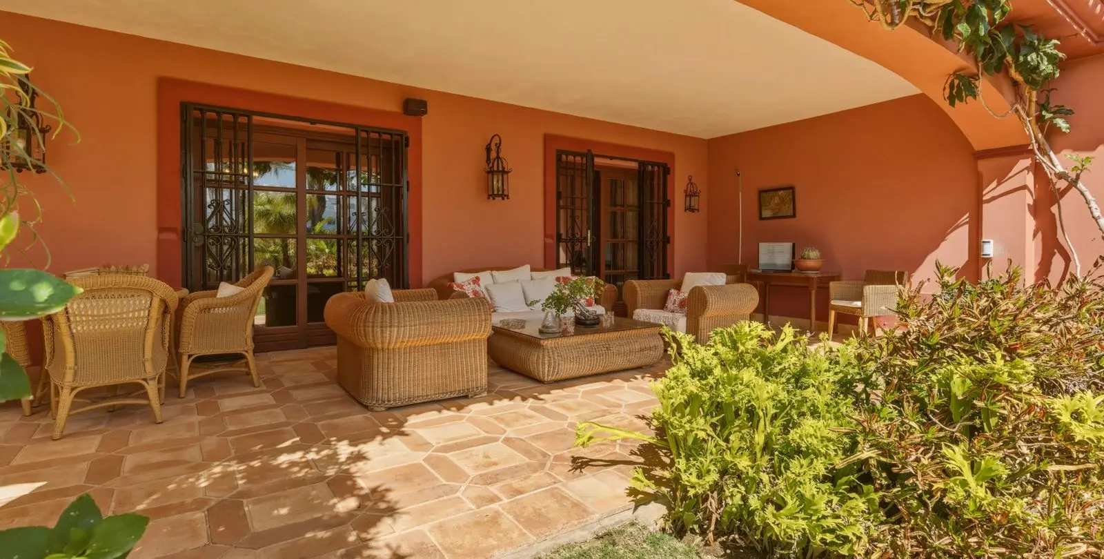Sale of detached villa in Guadalmina Alta 5