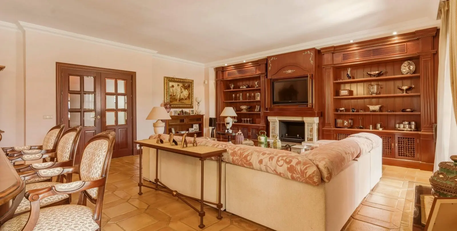 Sale of detached villa in Guadalmina Alta 8