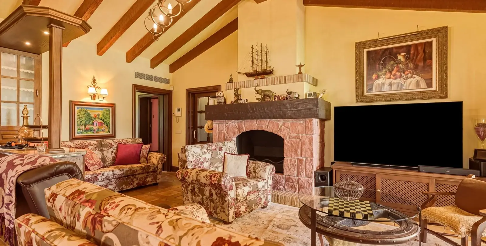 Sale of detached villa in Guadalmina Alta 15