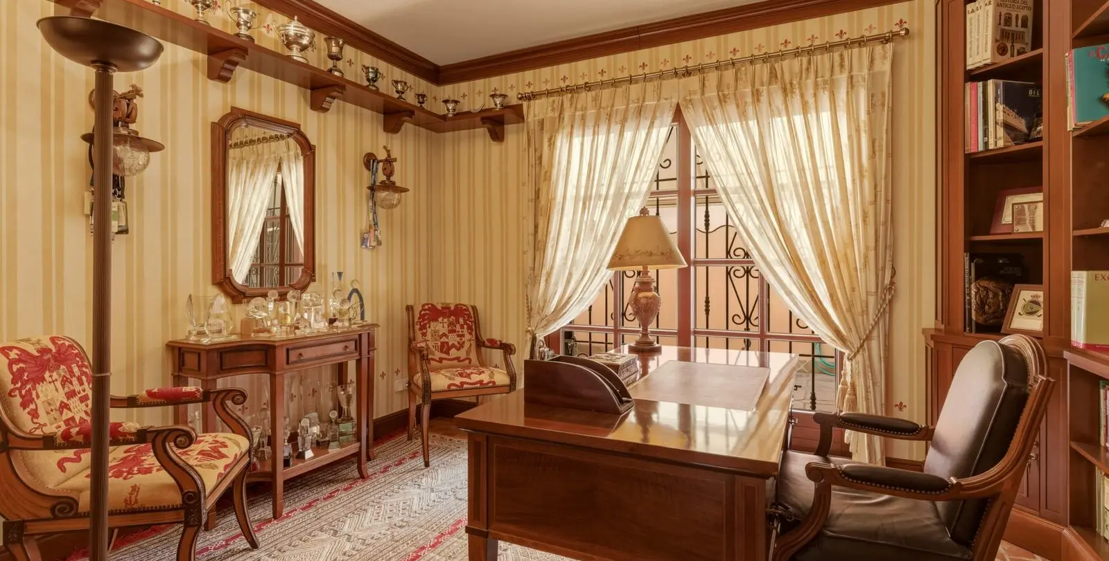 Sale of detached villa in Guadalmina Alta 17