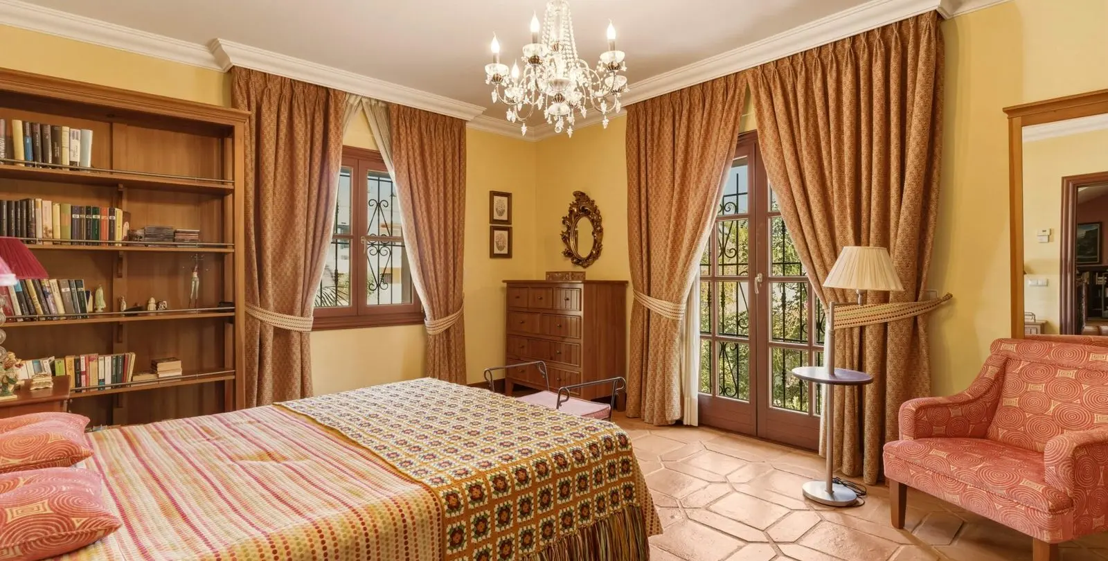 Sale of detached villa in Guadalmina Alta 25