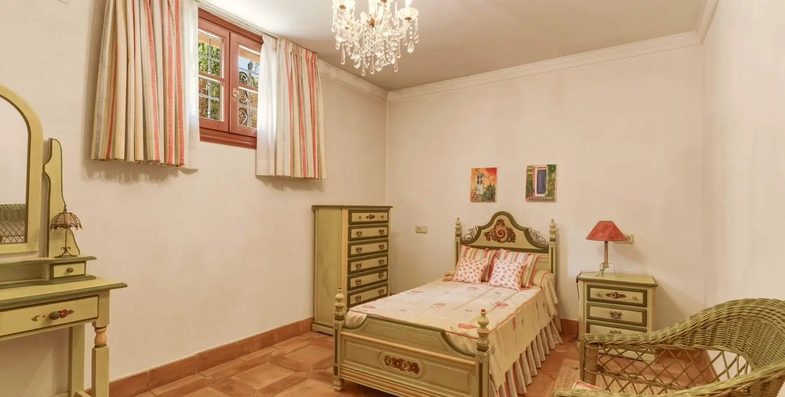 Sale of detached villa in Guadalmina Alta 31