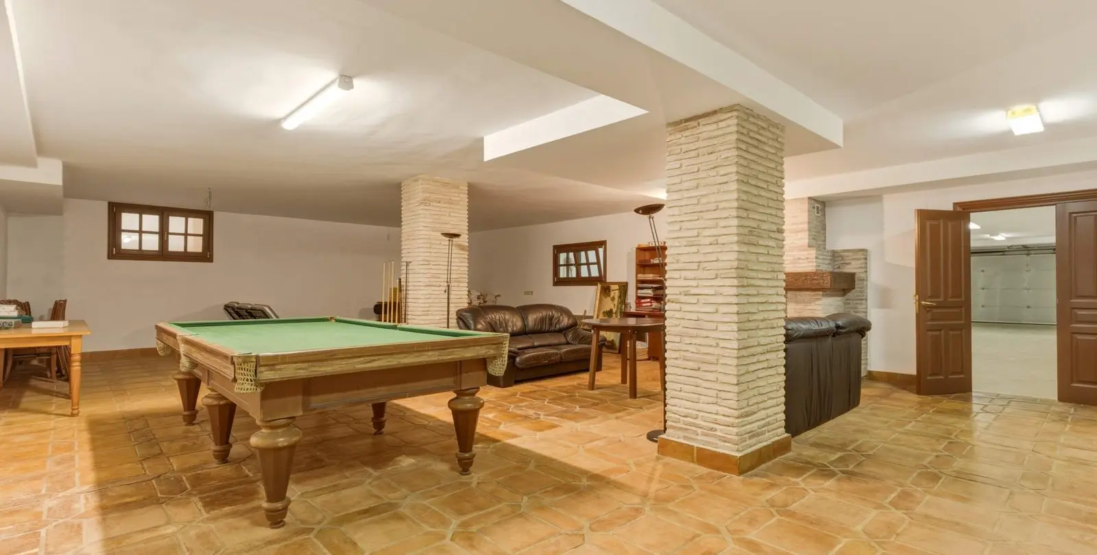 Sale of detached villa in Guadalmina Alta 36