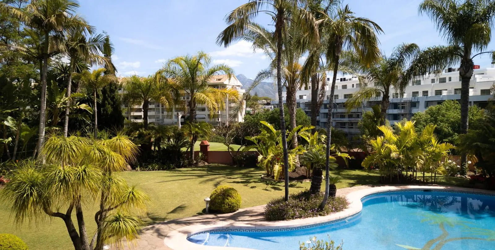 Sale of detached villa in Guadalmina Alta 39