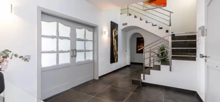 Sale of detached villa in Marbella 3