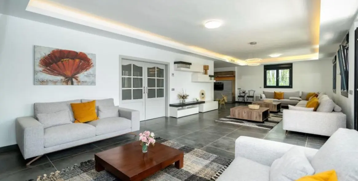 Sale of detached villa in Marbella 6