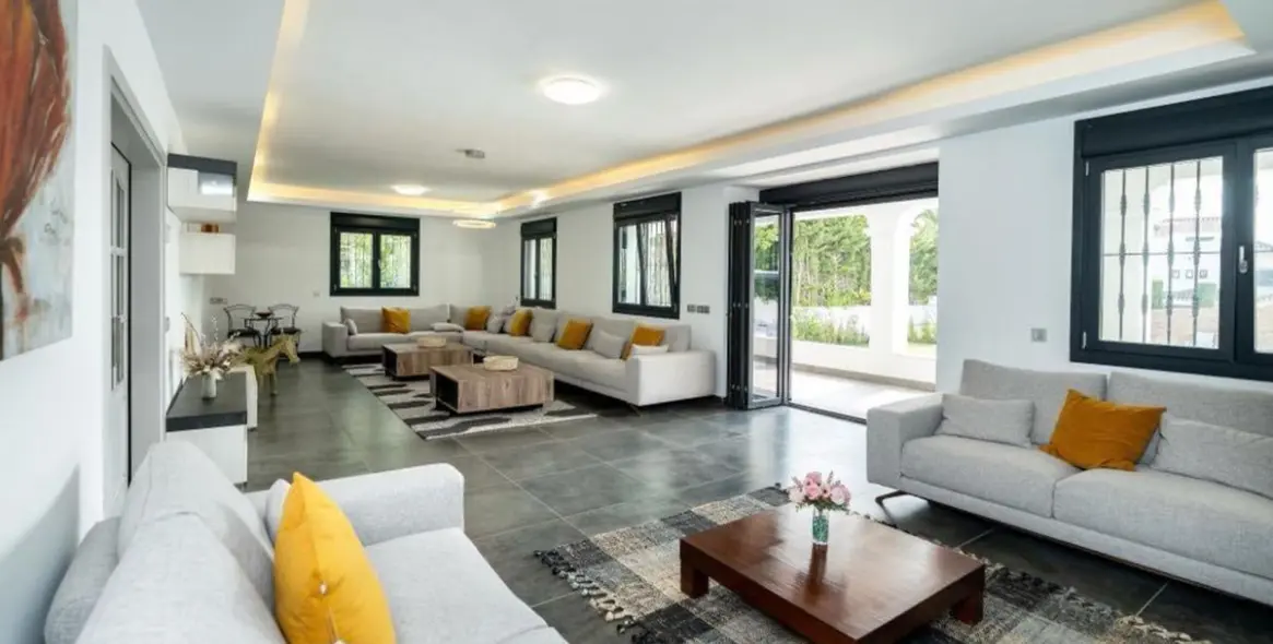 Sale of detached villa in Marbella 7
