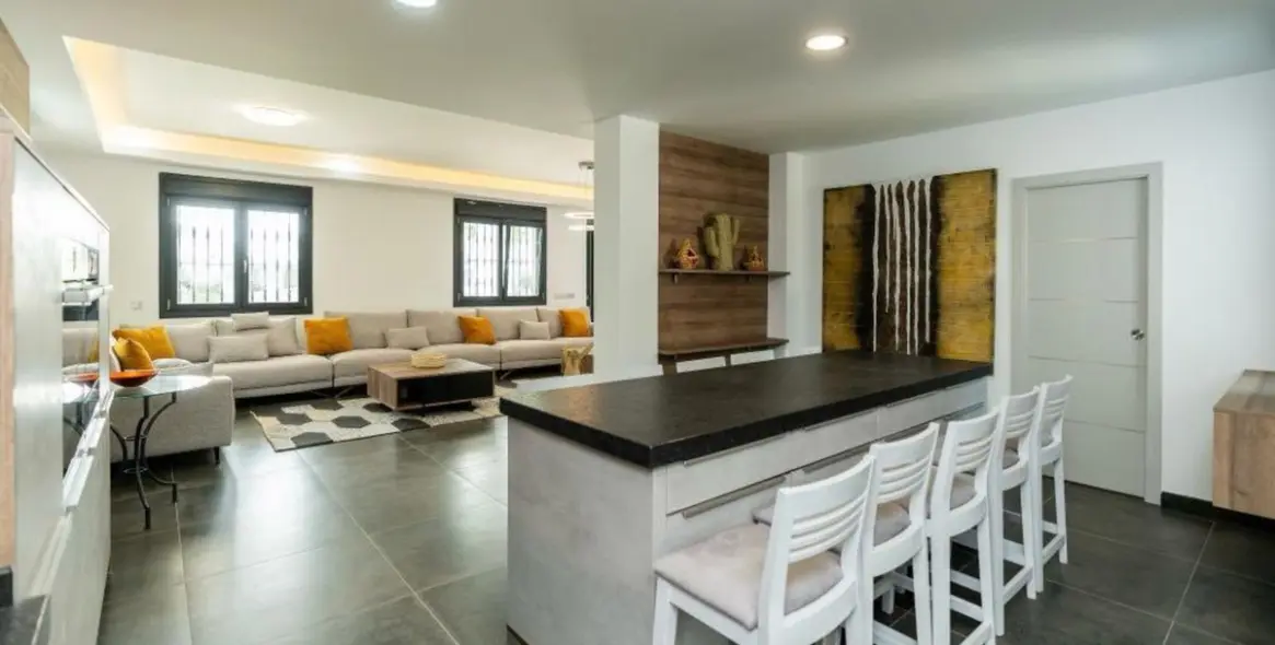 Sale of detached villa in Marbella 8