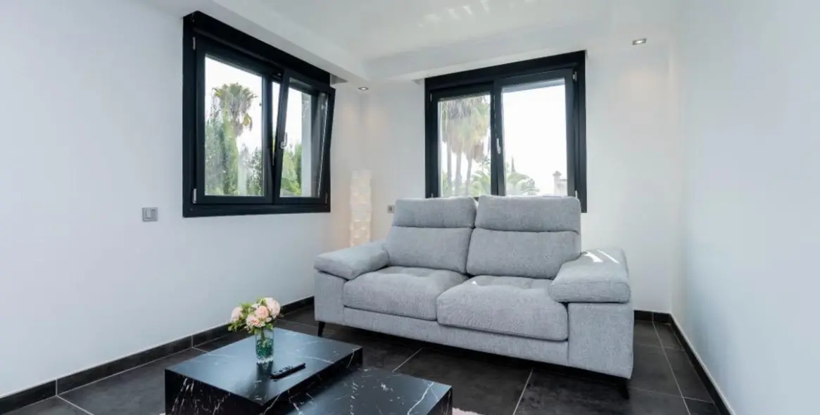 Sale of detached villa in Marbella 13