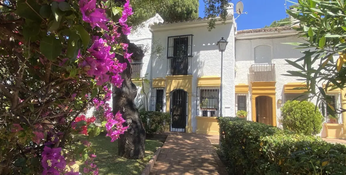 Alquiler a corto plazo de adosado en Elviria 22