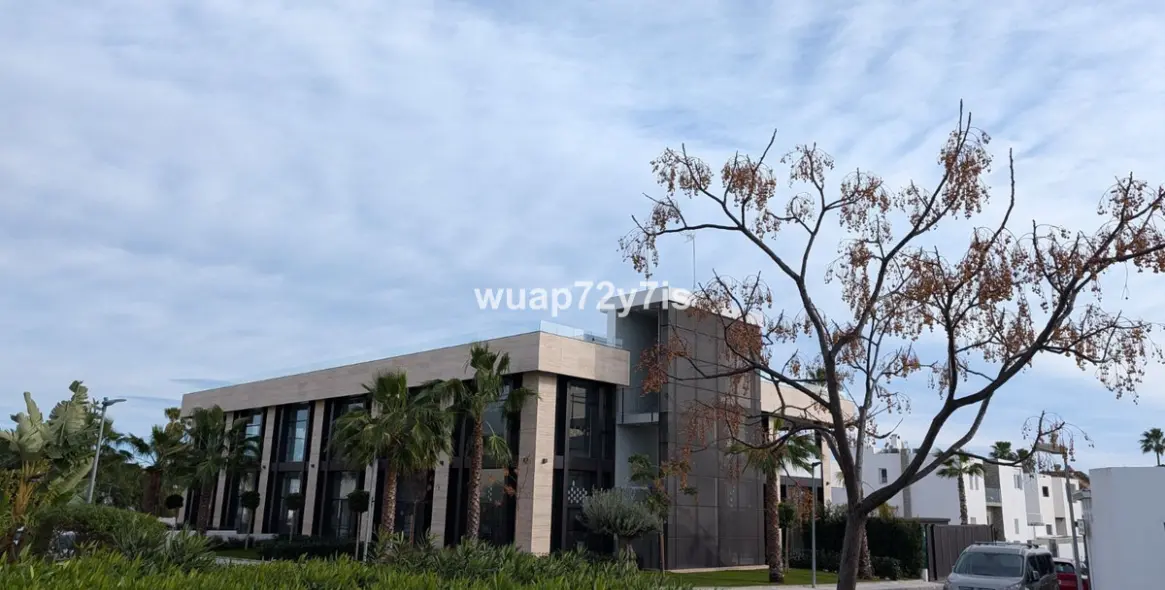 Long-term rent of commercial premises in Nueva Andalucía 75