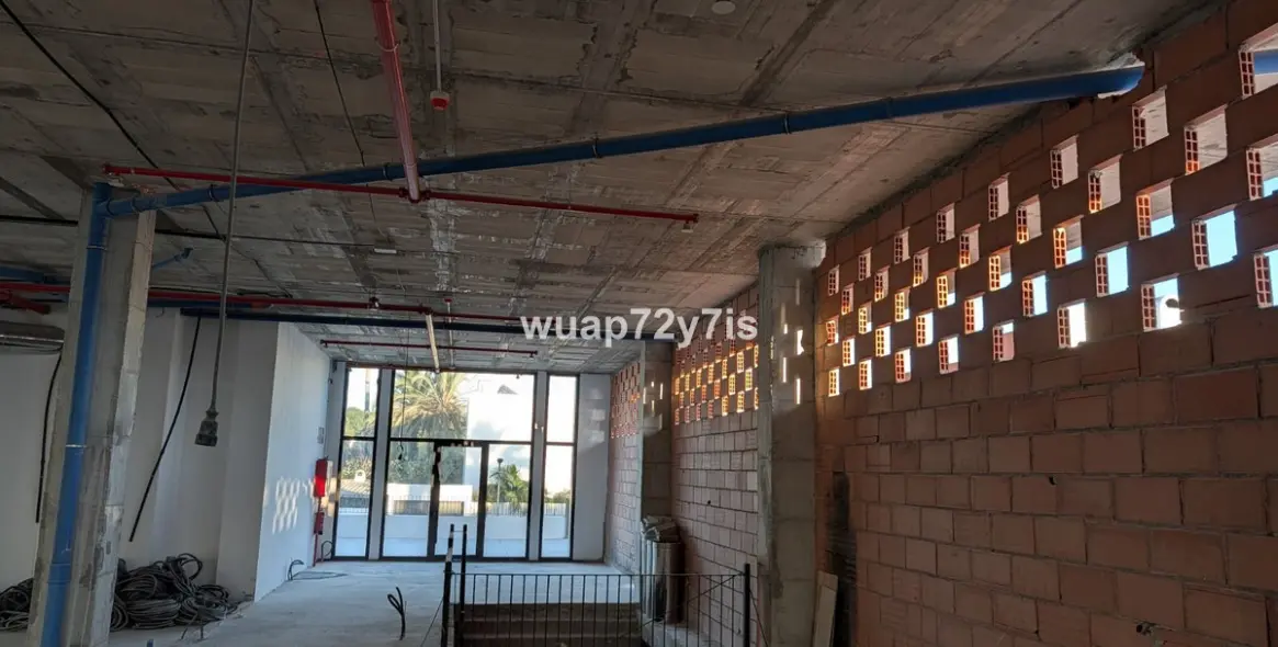 Long-term rent of commercial premises in Nueva Andalucía 82