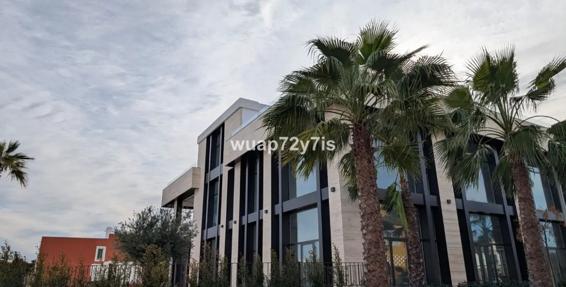 Long-term rent of commercial premises in Nueva Andalucía 108