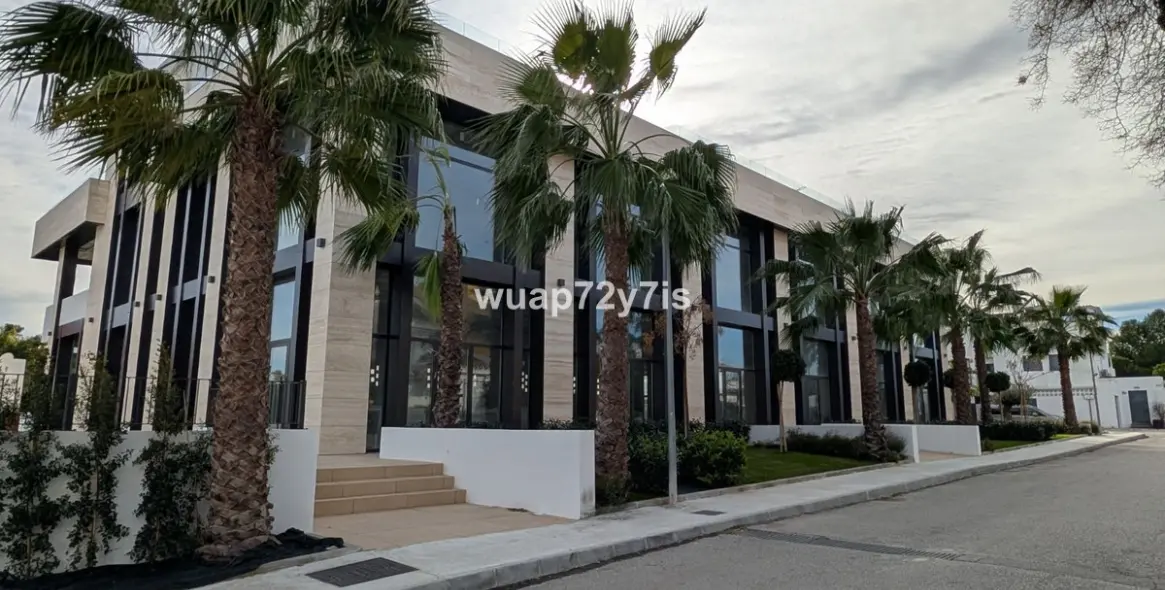 Long-term rent of commercial premises in Nueva Andalucía 110
