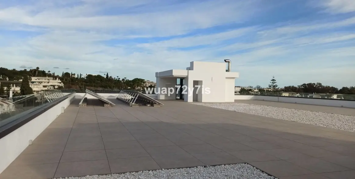 Long-term rent of commercial premises in Nueva Andalucía 115