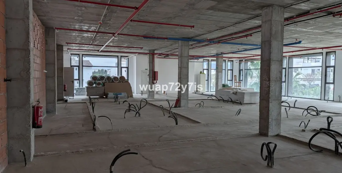 Long-term rent of commercial premises in Nueva Andalucía 130