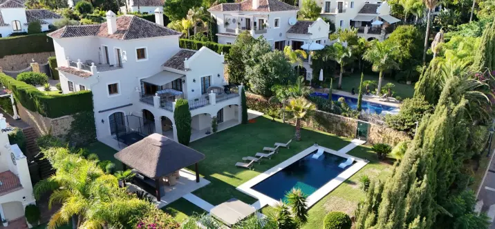 Long-term rent of detached villa in El Paraiso 1