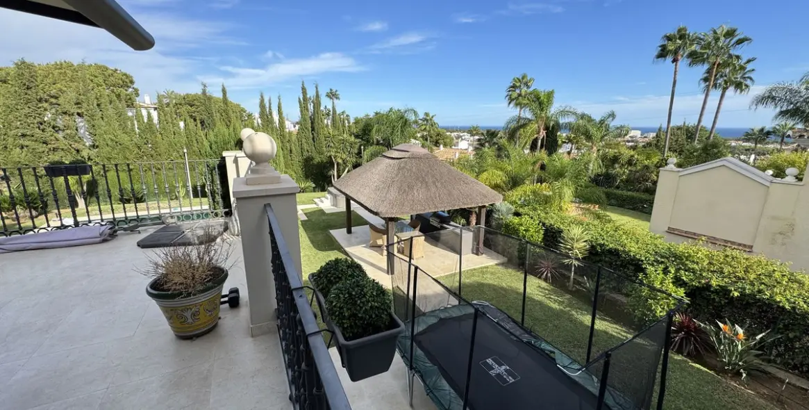 Long-term rent of detached villa in El Paraiso 6
