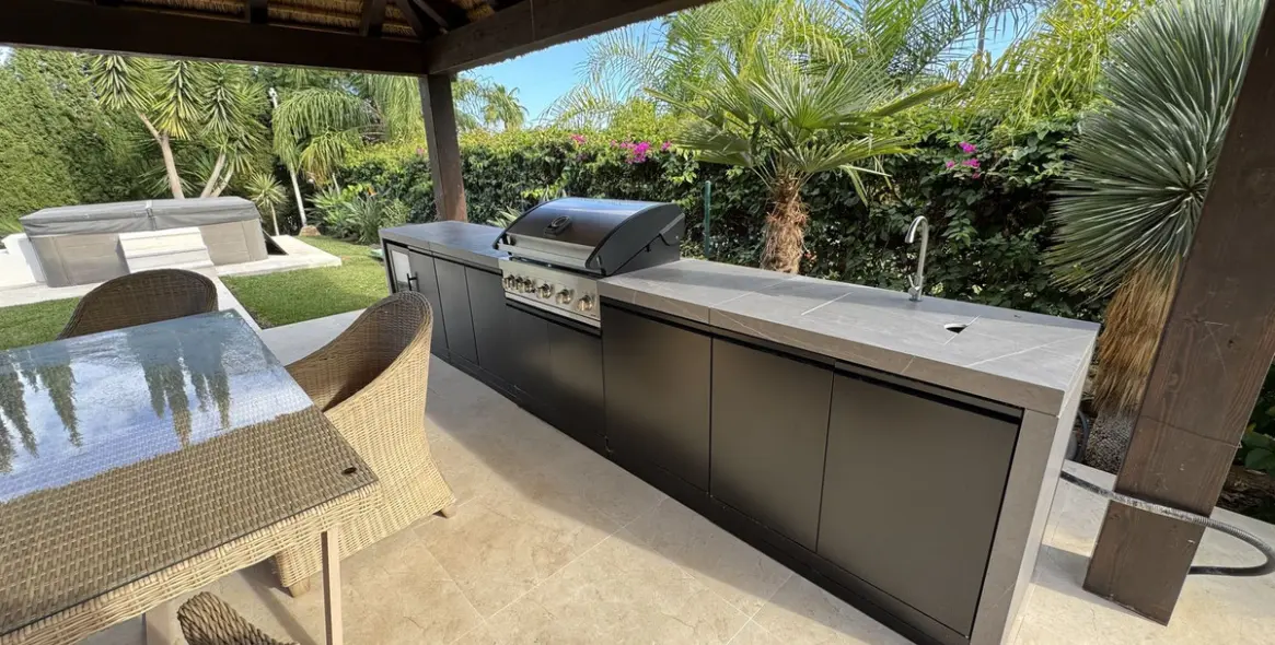 Long-term rent of detached villa in El Paraiso 18