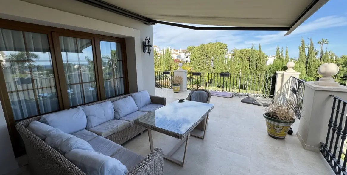 Long-term rent of detached villa in El Paraiso 20
