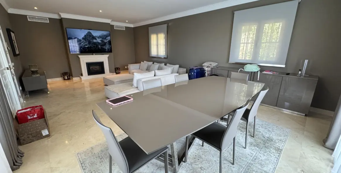 Long-term rent of detached villa in El Paraiso 25