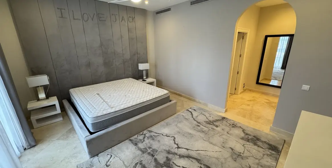 Long-term rent of detached villa in El Paraiso 31